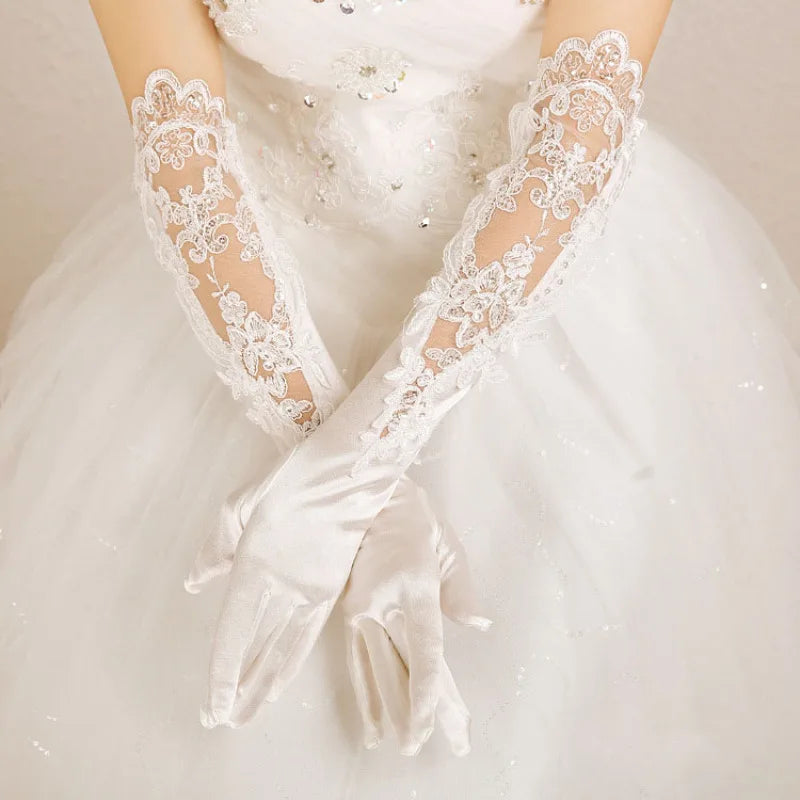 Gants de Mariée Satin et Dentelle
